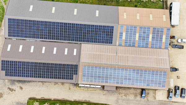 solar-panels-on-warheouse